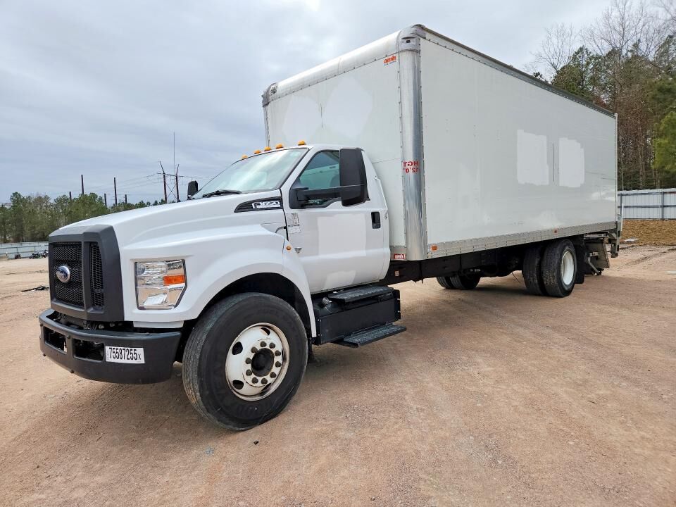 2022 FORD F-650