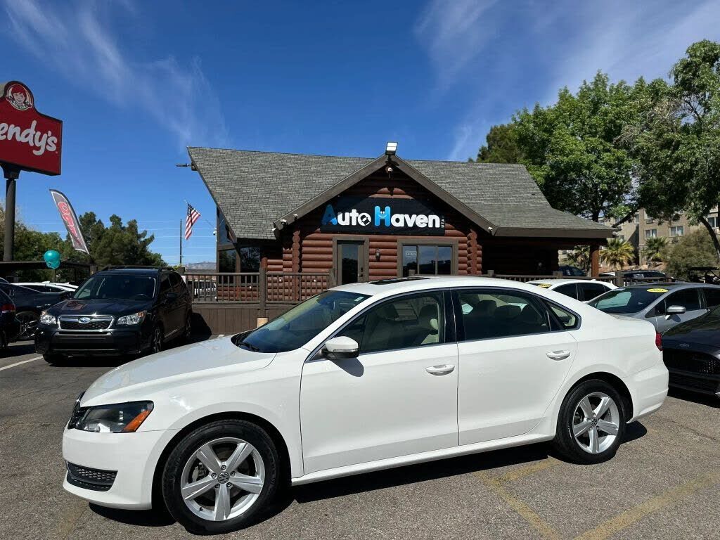 2013 VOLKSWAGEN Passat
