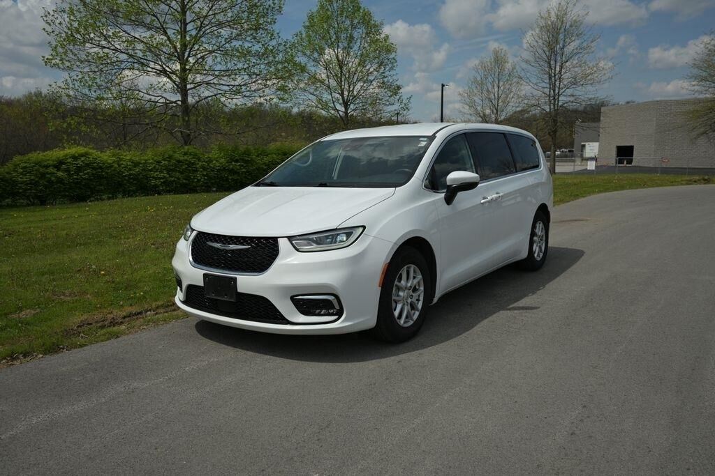 2023 CHRYSLER Pacifica