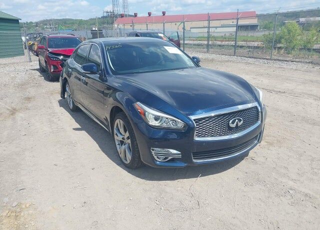 2016 INFINITI Q70L