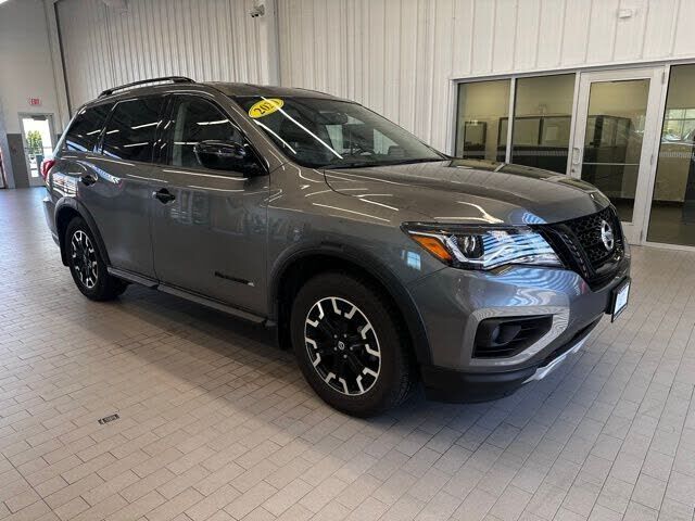2020 NISSAN Pathfinder