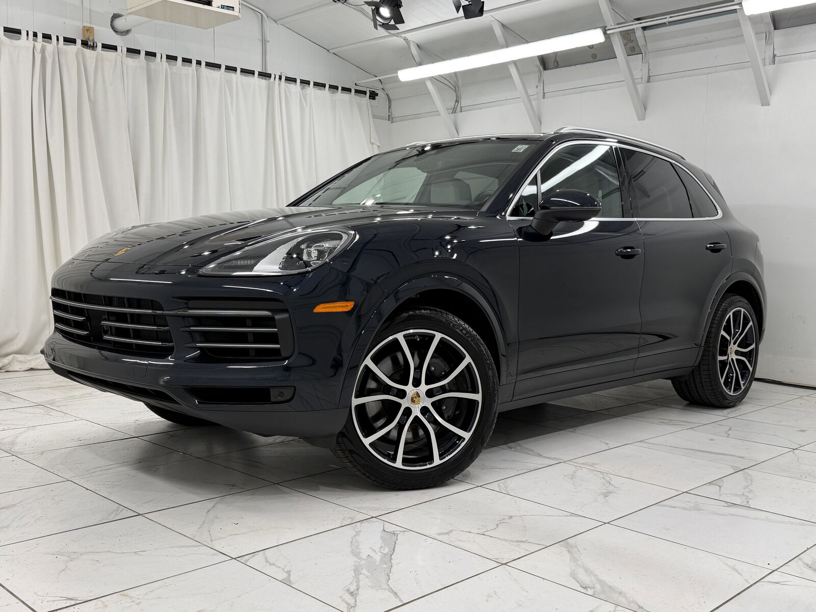 2023 PORSCHE Cayenne