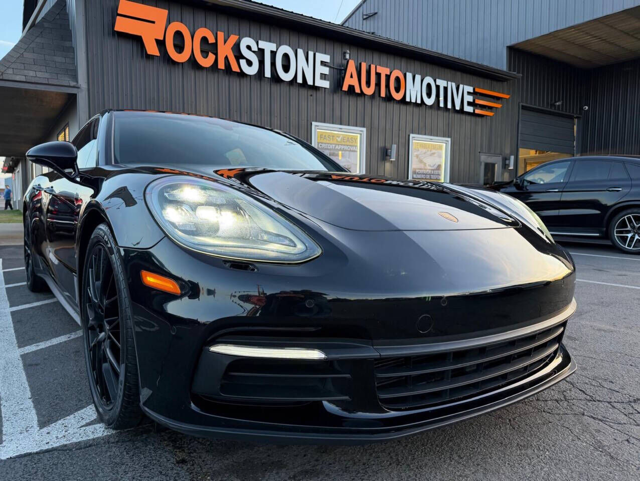 2018 PORSCHE Panamera