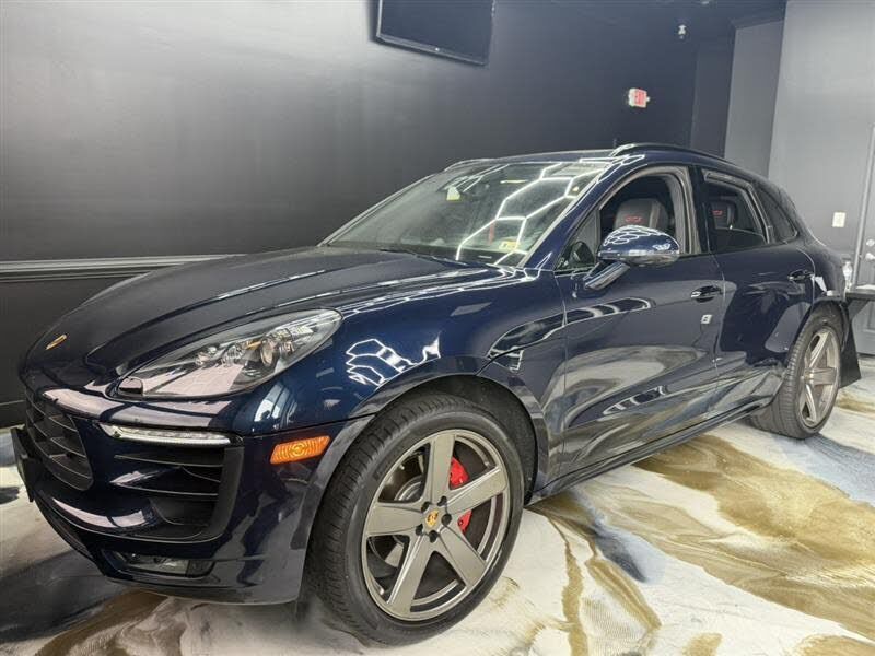 2018 PORSCHE Macan