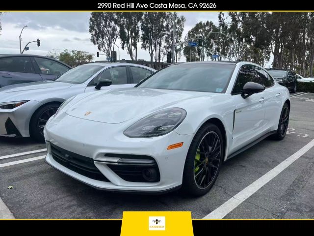 2018 PORSCHE Panamera