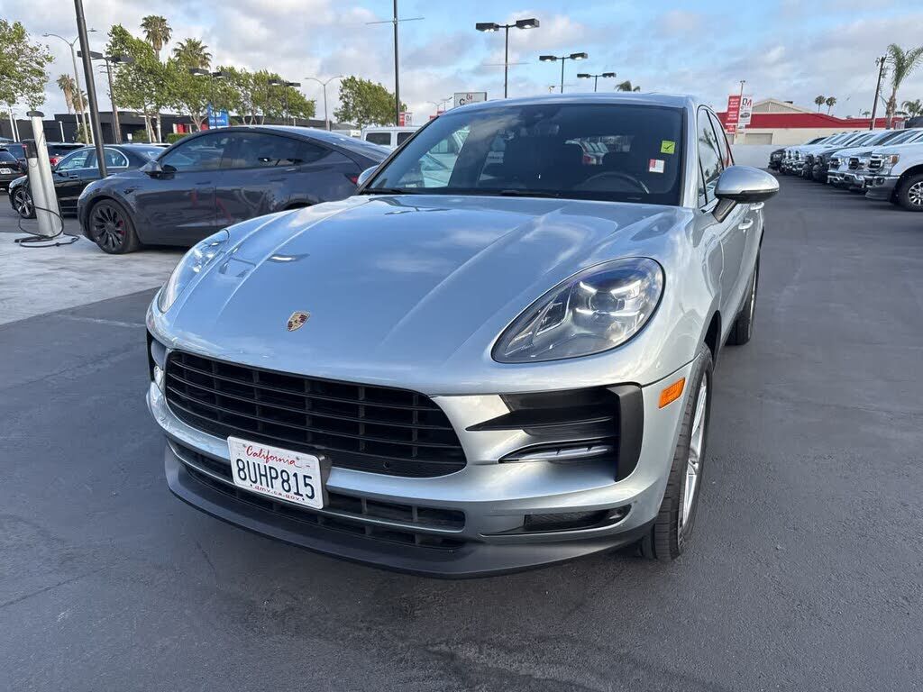 2020 PORSCHE Macan