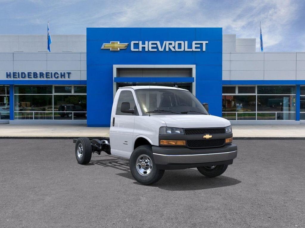 2026 CHEVROLET Express