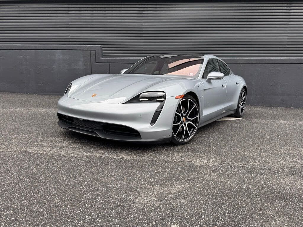 2023 PORSCHE Taycan