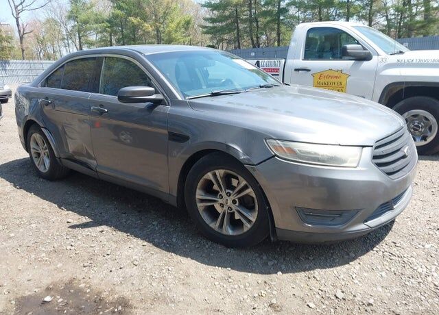 2013 FORD Taurus