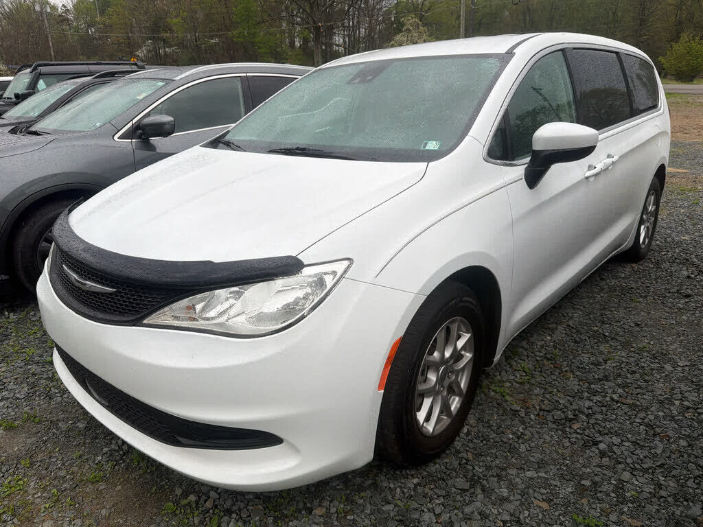 2023 Chrysler Voyager