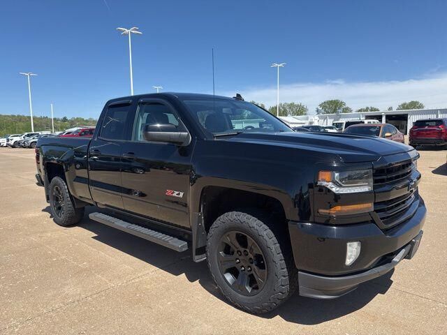2017 CHEVROLET Silverado