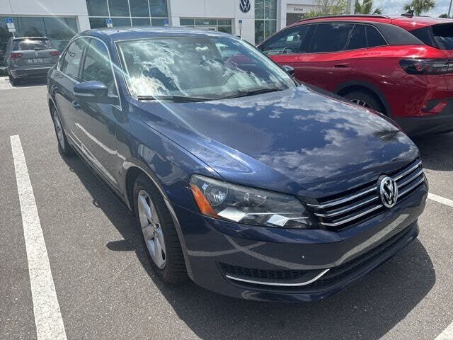 2013 VOLKSWAGEN Passat