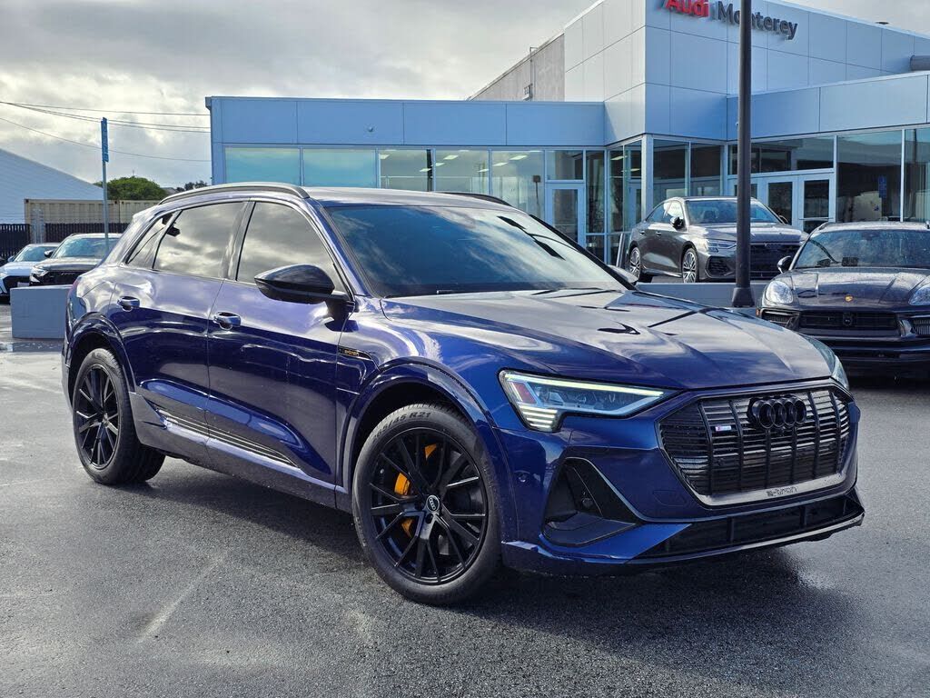 2023 AUDI e-tron