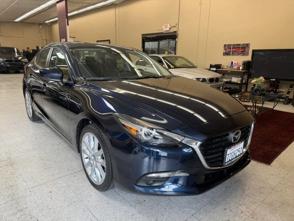 2017 MAZDA Mazda3