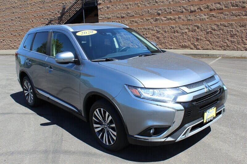 2020 MITSUBISHI Outlander