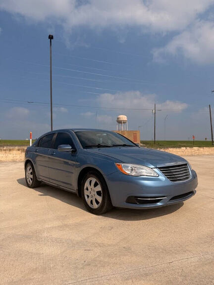 2011 CHRYSLER 200