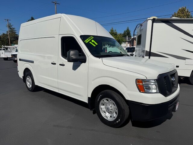 2017 NISSAN NV