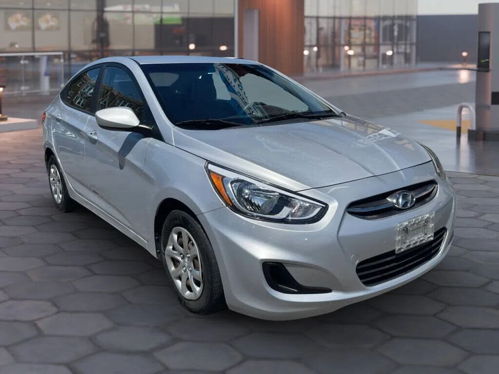 2016 HYUNDAI Accent