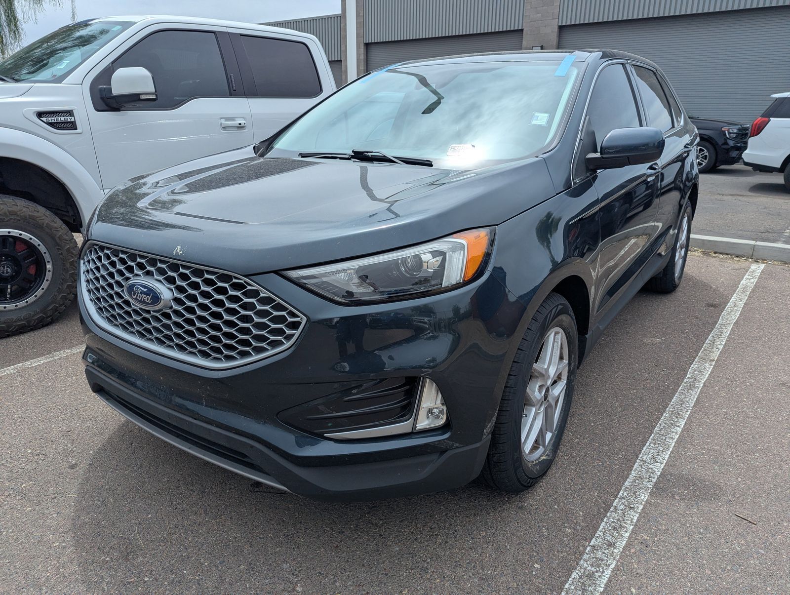 2023 FORD Edge