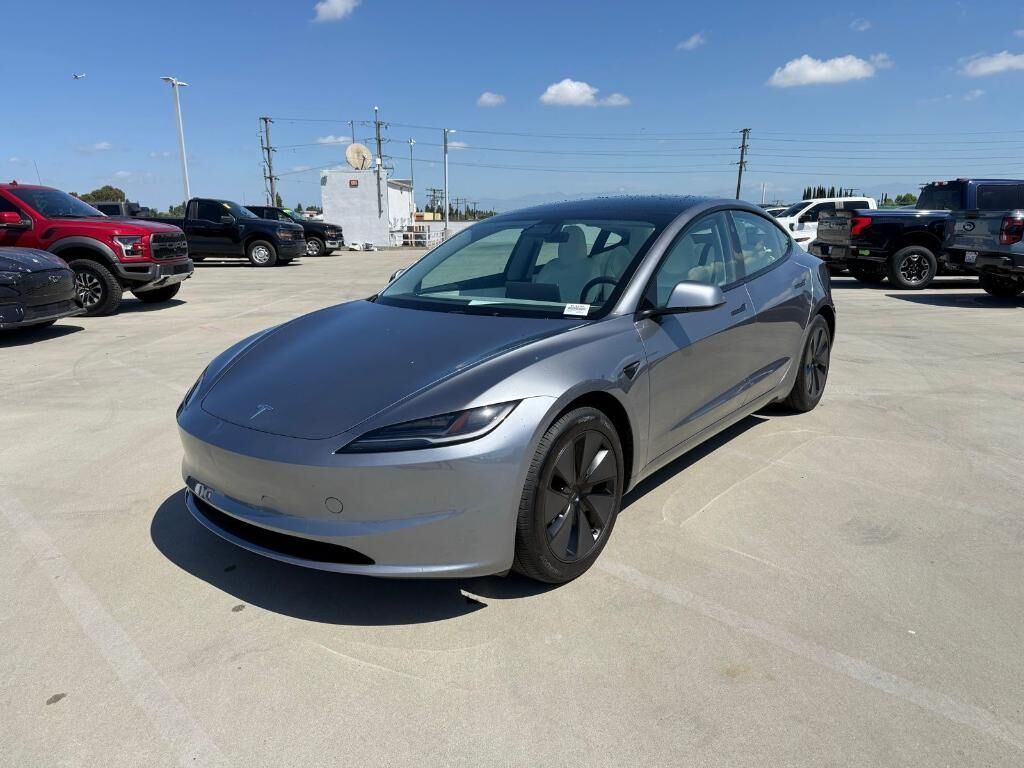 2025 TESLA Model 3