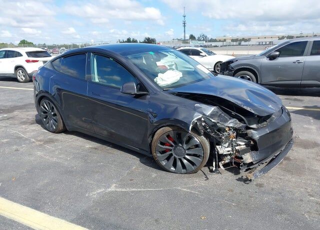 2024 TESLA Model Y