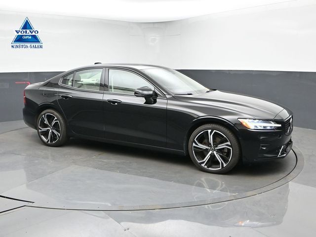 2023 VOLVO S60