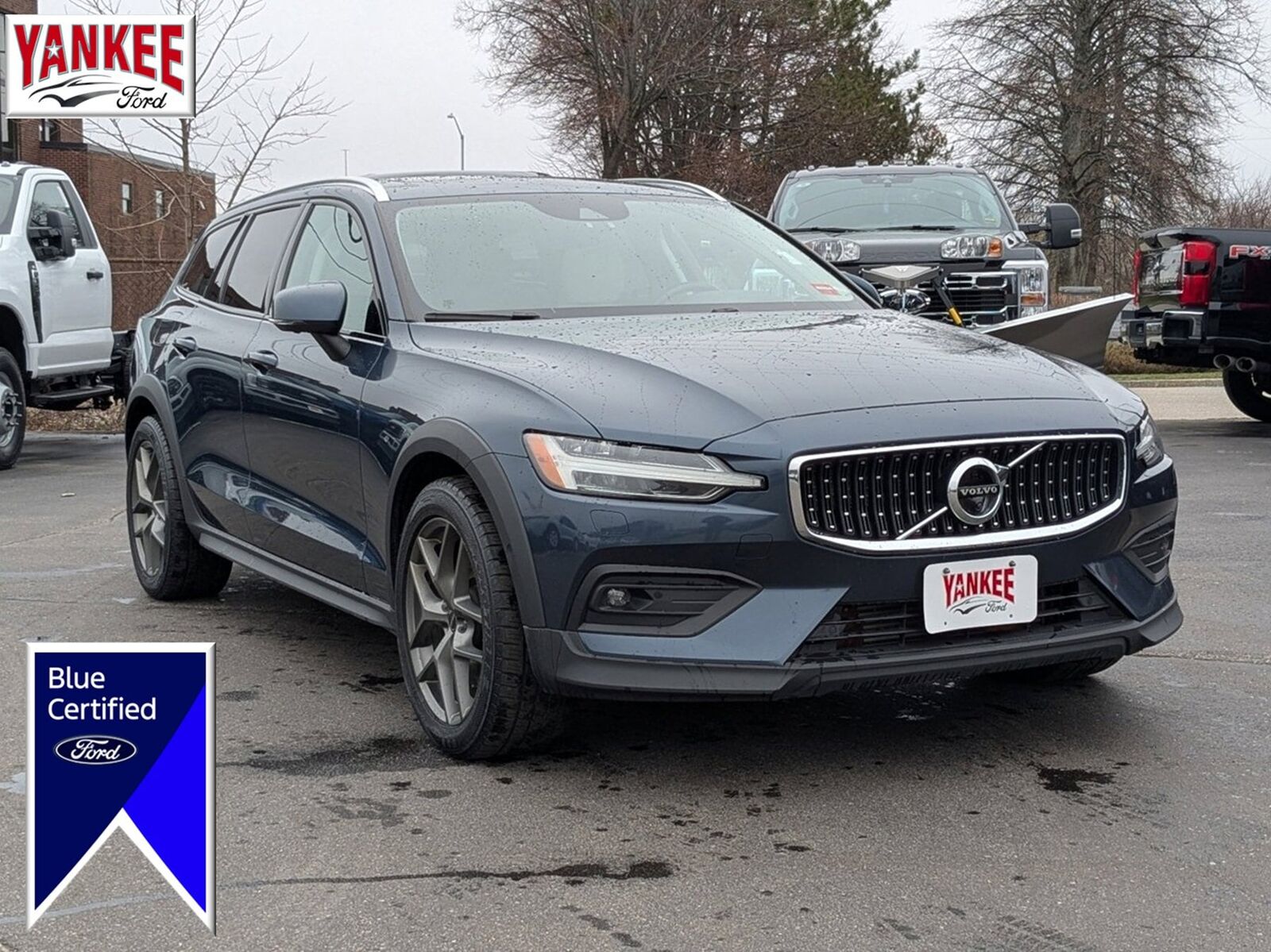 2022 VOLVO V60CC