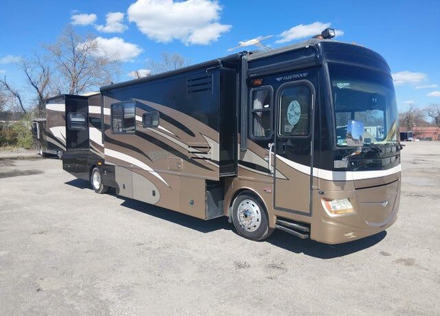 2008 FREIGHTLINER XC-S Straight Rail Rear Engine Motor Home Chassis