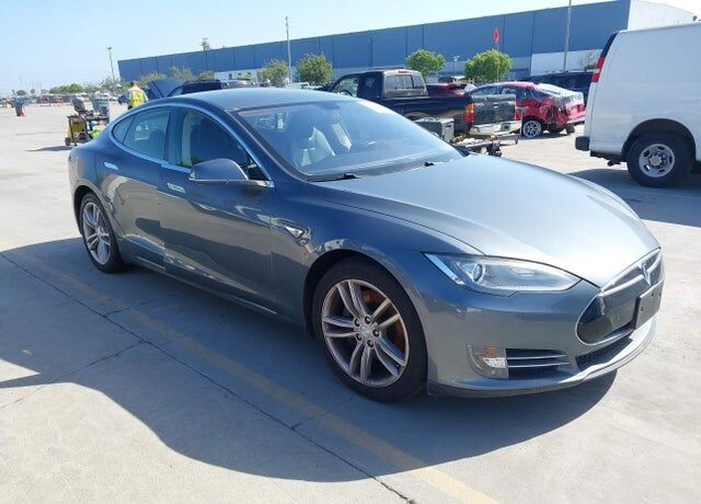 2014 TESLA Model S