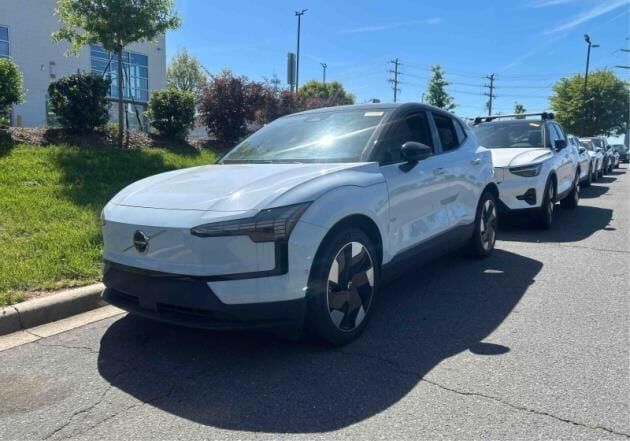 2025 VOLVO EX30