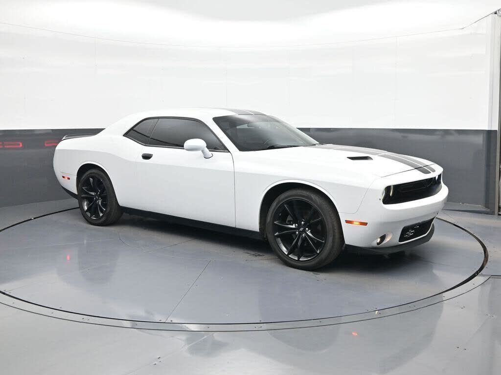 2017 DODGE Challenger