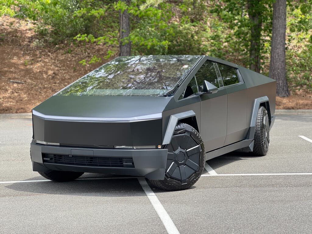 2024 TESLA Cybertruck