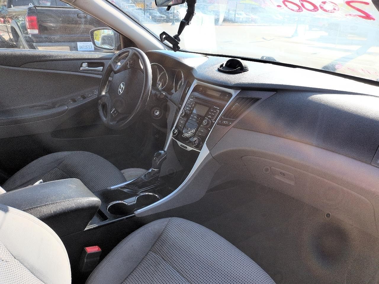 2011 HYUNDAI Sonata
