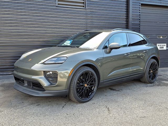 2026 PORSCHE Macan
