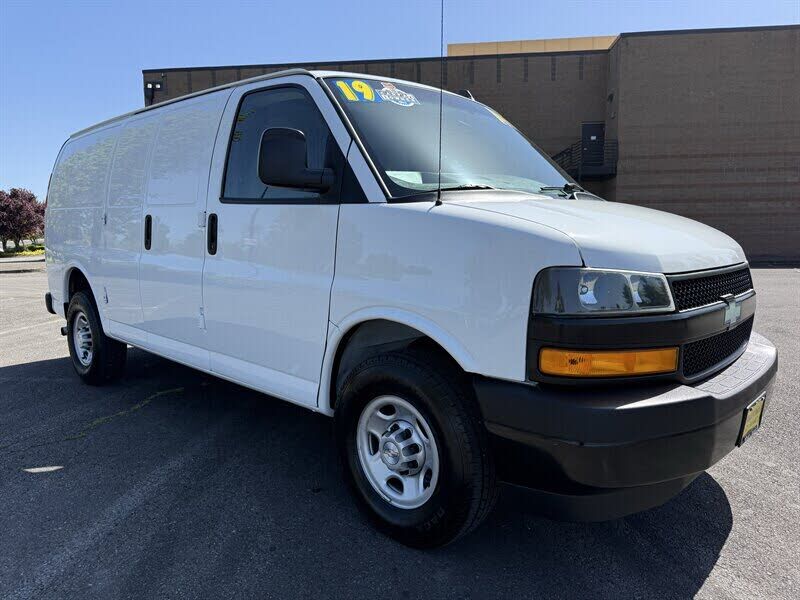 2019 CHEVROLET Express
