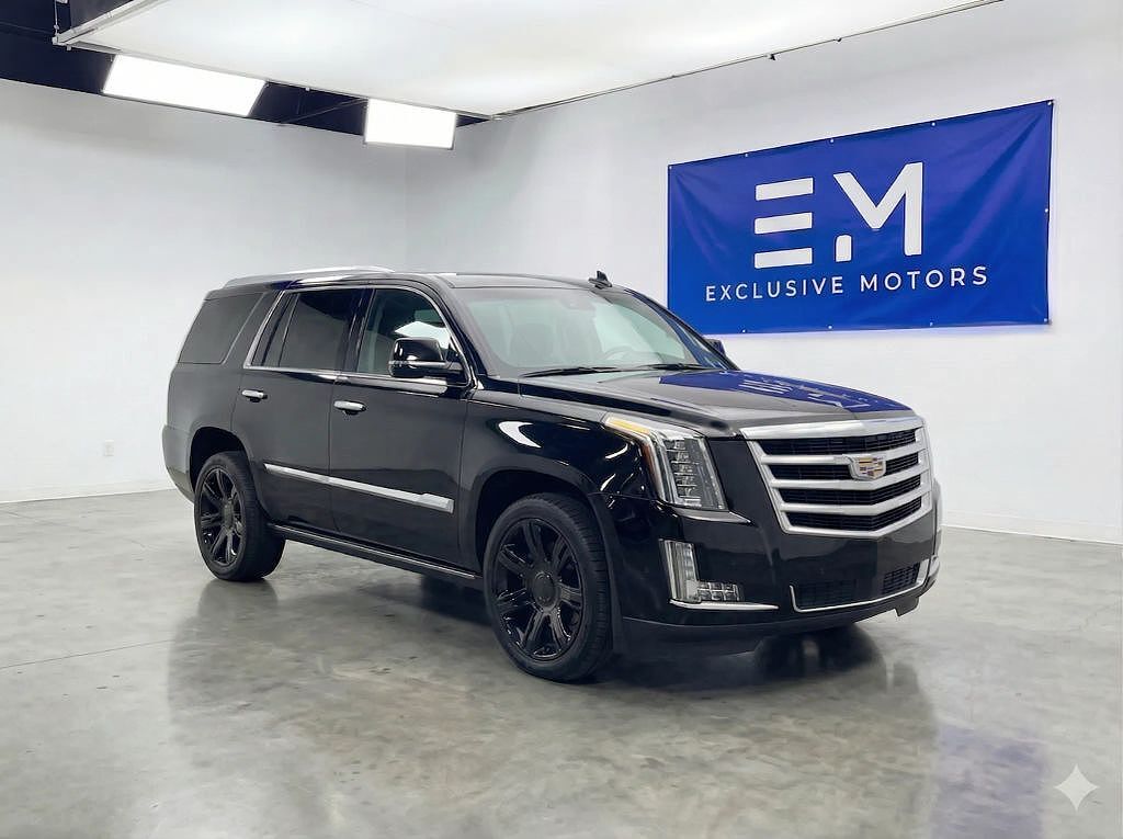 2017 CADILLAC Escalade ESV