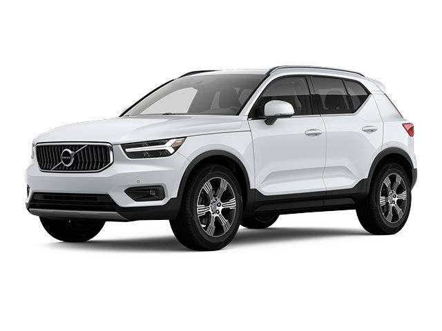 2022 VOLVO XC40