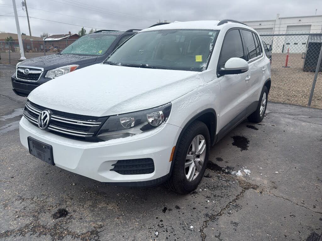 2017 VOLKSWAGEN Tiguan
