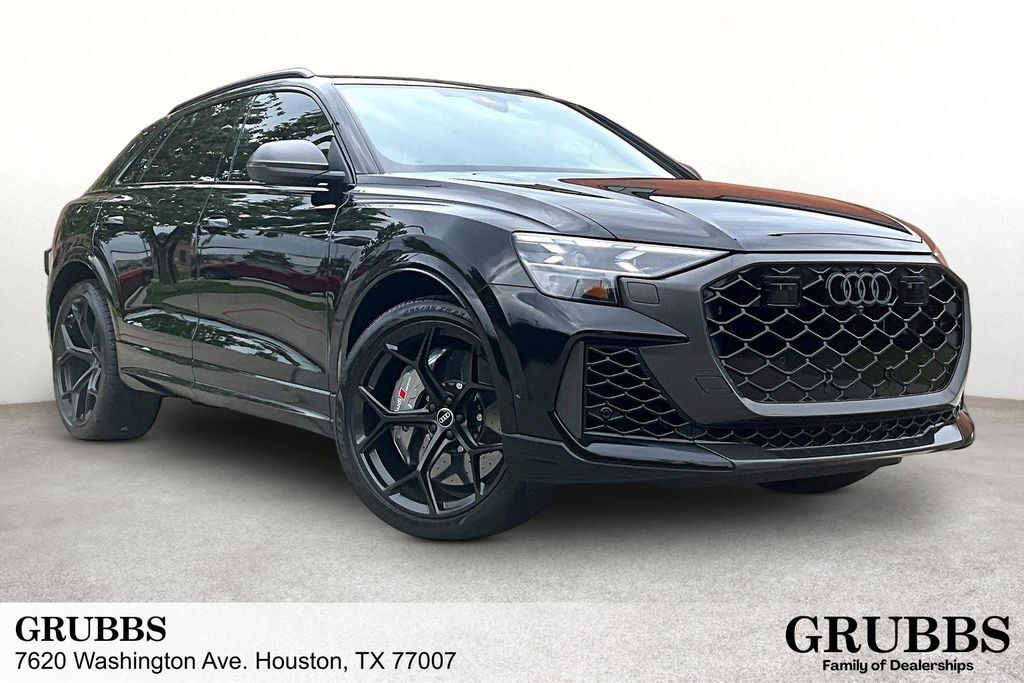 2025 AUDI RS Q8