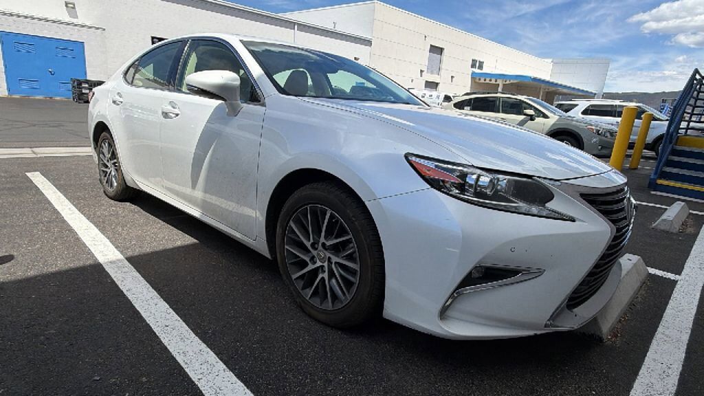 2016 LEXUS ES
