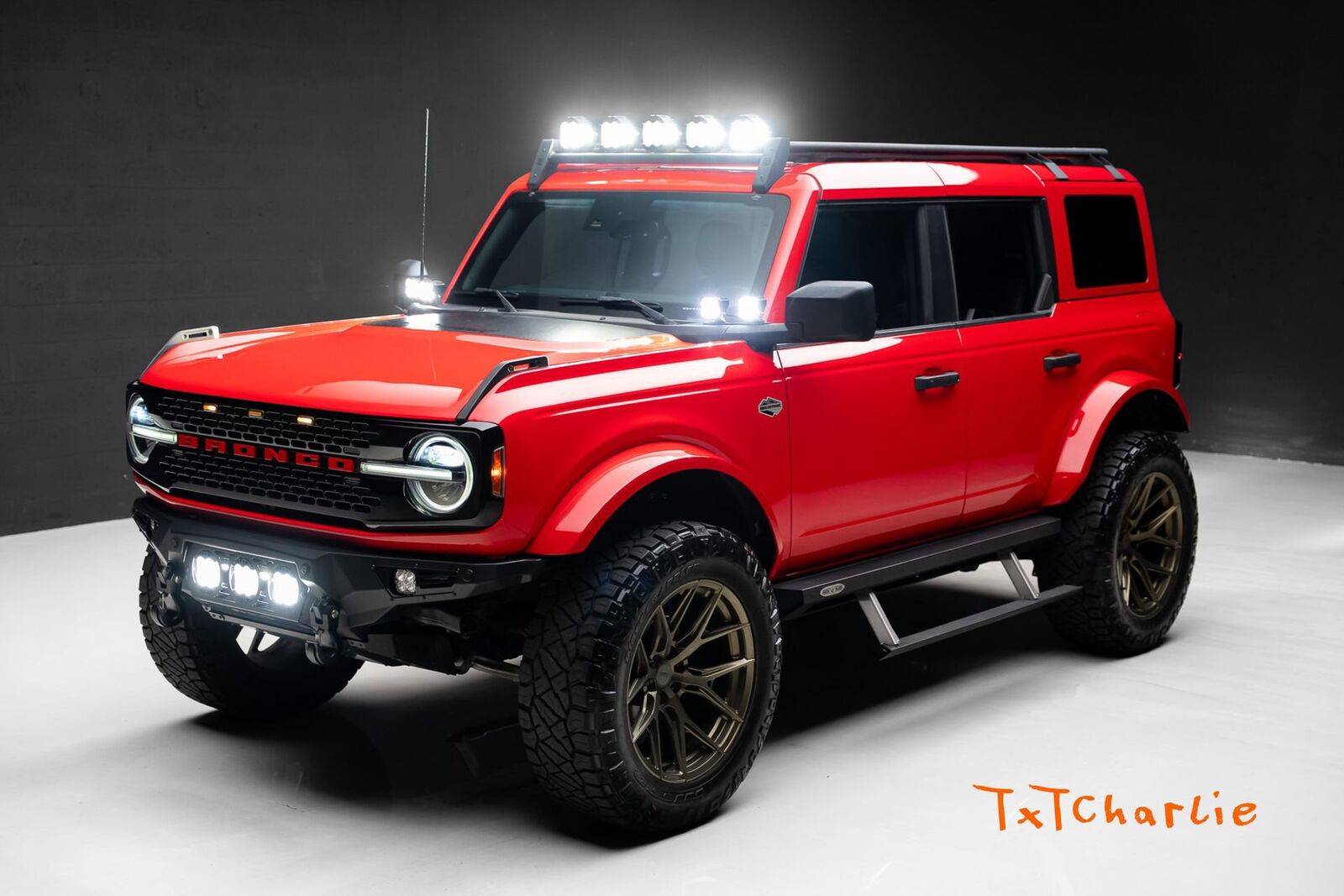 2022 FORD Bronco