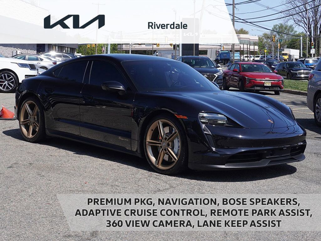 2022 PORSCHE Taycan