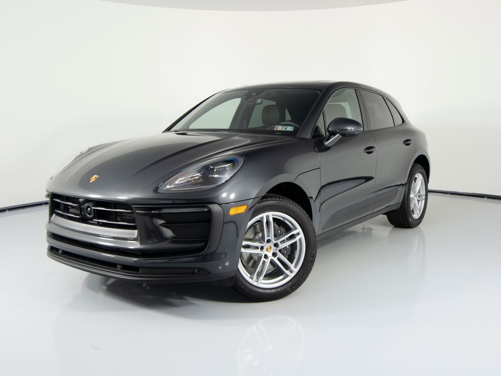 2026 PORSCHE Macan