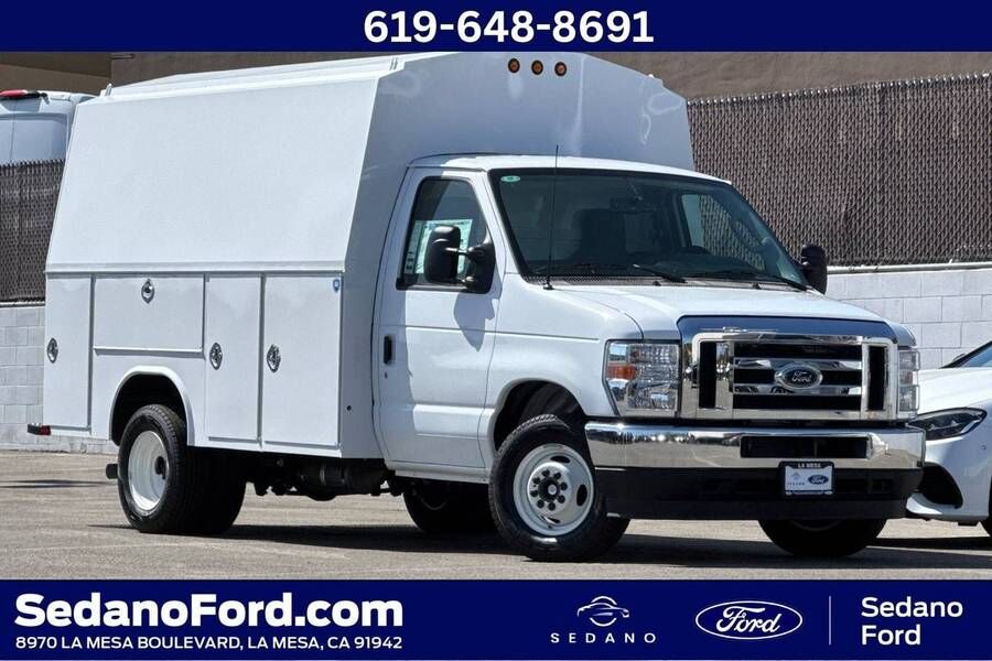 2025 FORD E-350