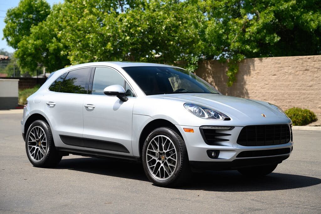 2015 PORSCHE Macan
