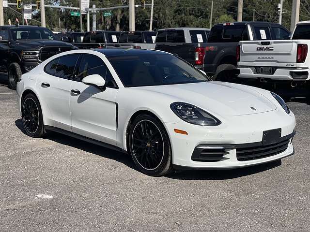 2018 PORSCHE Panamera