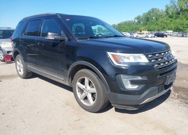 2017 FORD Explorer