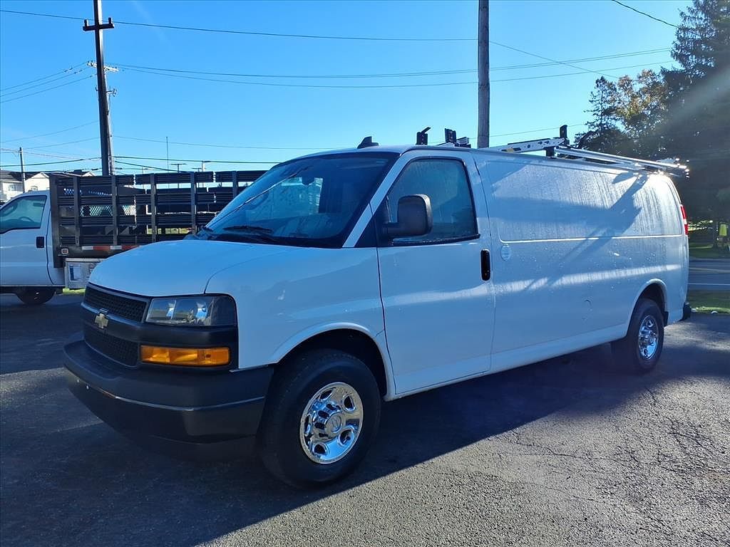 2021 CHEVROLET Express