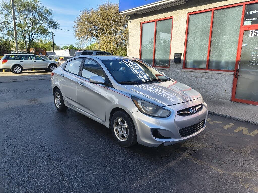 2012 HYUNDAI Accent
