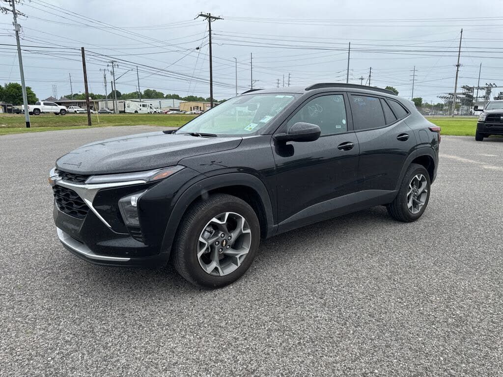 2025 CHEVROLET Trax